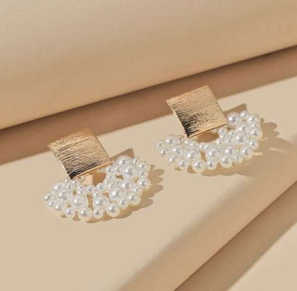 Handmade Woven Pearl Stud Earrings - Elegant and Unique Design
