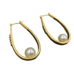 Golden Touch Oval Hoop Earrings with Pearl - Elegant and Versatile Jewelry