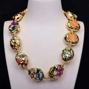 Handmade Real Stone Jewelry Necklace with Colorful Tooth Shell Flower