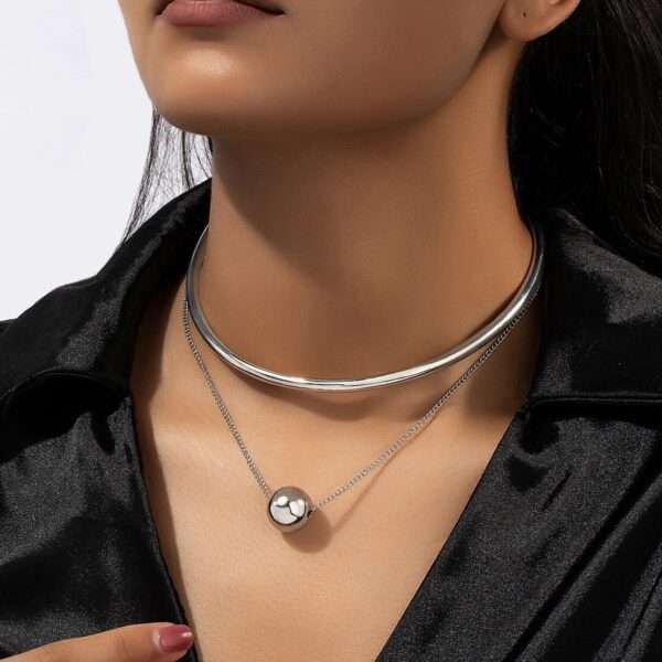 Discount Necklaces: Rotating Sunflower Necklace & Daisy Collar Chain